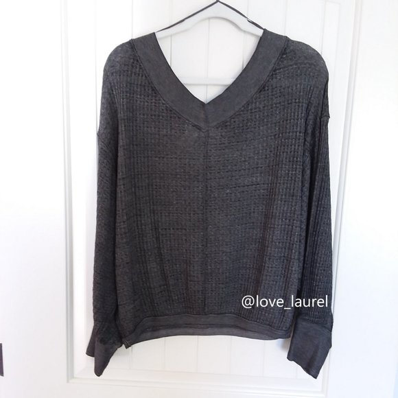 NWT We The Free South Side Thermal Waffle Knit Batwing Sleeve Black Gray Size S - Picture 2 of 10